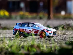 Rennspielzeugauto Racing Cars Majorette Mit Sammelkarte 7,5 Cm Länge 18 Verschiedene Arten