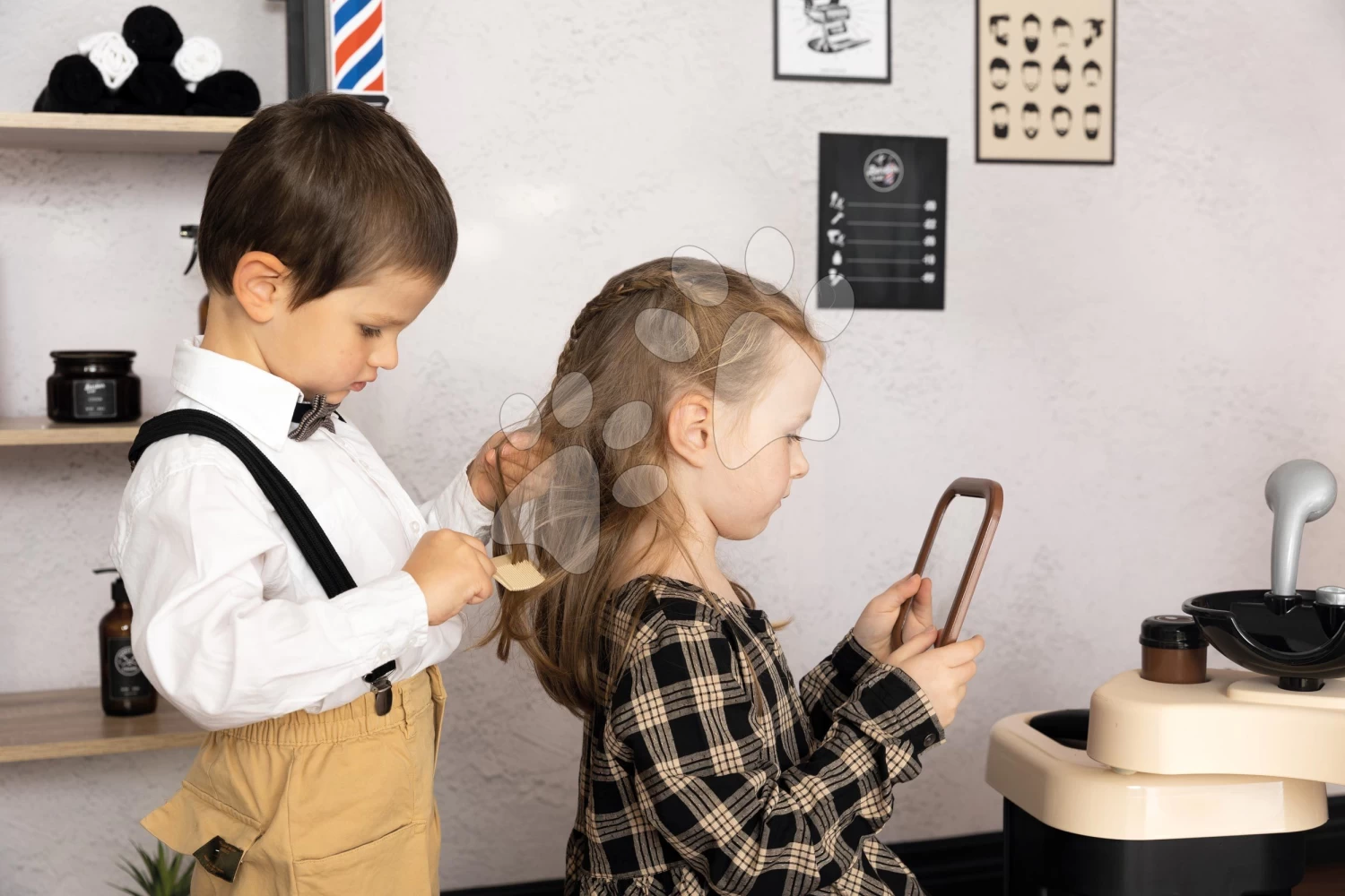 Friseursalon Mit Drei Flügeln Barber Cut&Barber Shop Smoby Haar- Und Bartpflege, Waschraum Mit Shampoo Und Verkaufstheke Mit 19 Zubehör SM320243 – Bild 18