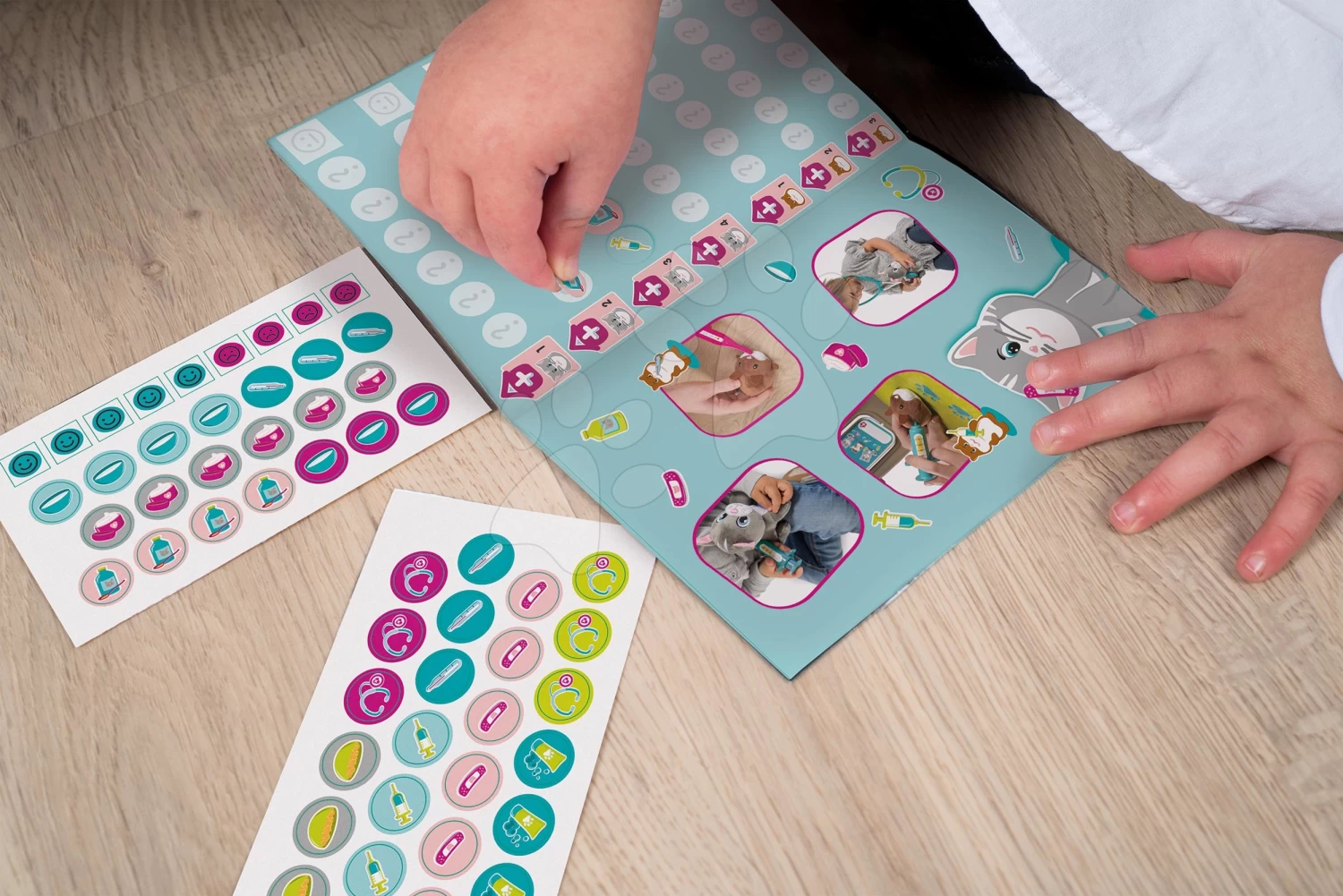 Tierarztpraxis Mit Tieren Veterinary Center Smoby Mit Theke Und Kleiner Badewanne Mit 18 Zubehörteilen – Bild 11