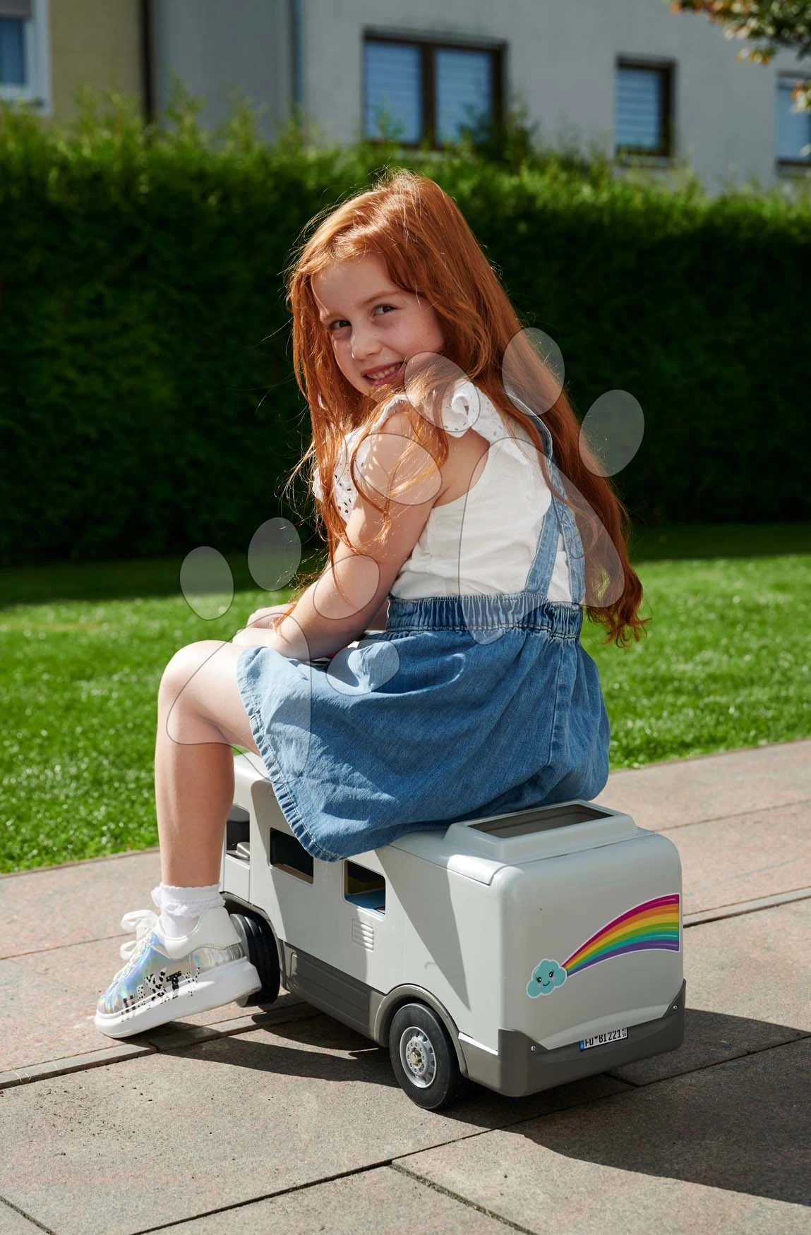 Rutschfahrzeug Wohnwagen Camper Big Mit Kompletter Ausstattung Für 12 Cm Figur Und Rutschfesten Rädern Und Hupe Ab 24 Monaten B55325 – Bild 2