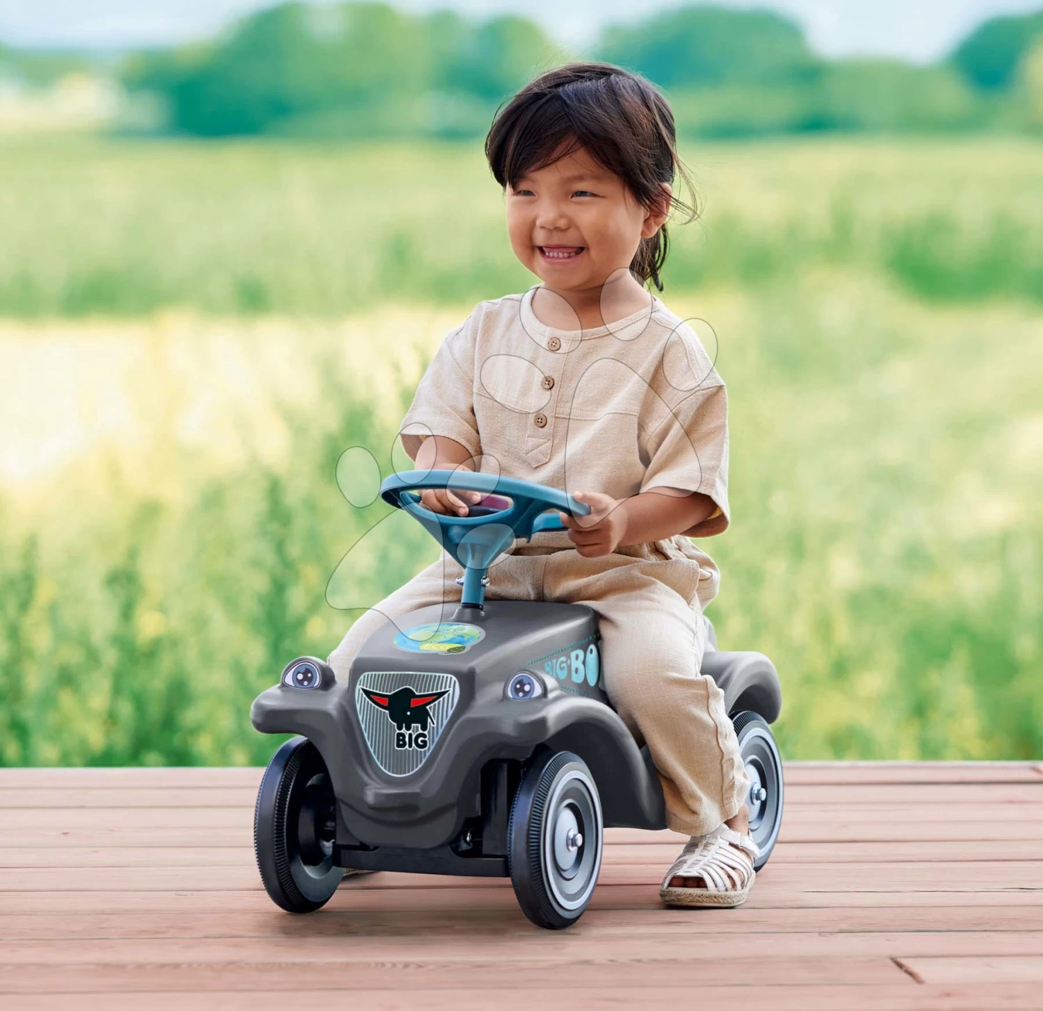 Rutschfahrzeug Auto Bobby Car Classic Eco BIG ökologisch Grau Mit Hupe Und Trendigen Aufklebern Ab 12 Monaten – Bild 6