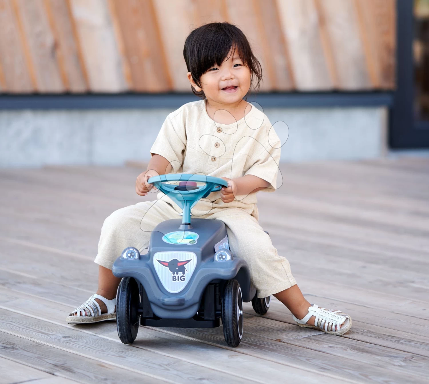 Rutschfahrzeug Auto Bobby Car Classic Eco BIG ökologisch Grau Mit Hupe Und Trendigen Aufklebern Ab 12 Monaten – Bild 2