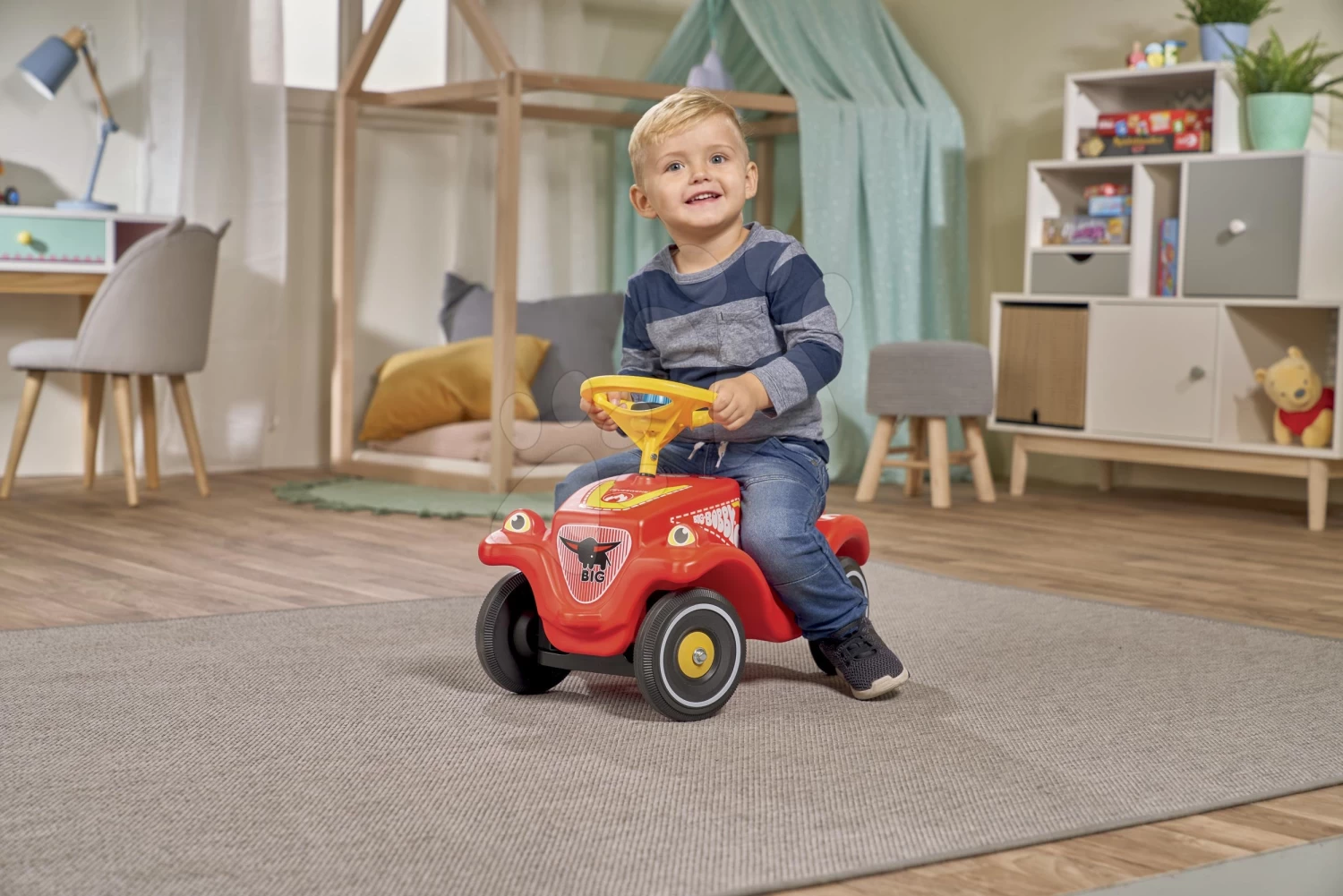 Rutschauto Auto Bobby Car Classic Feuerwehrmann BIG Rot Mit Dem Ton Und Licht Und Aufkleber In Verschiedenen Sprachen Ab 12 Monaten â Bild 3