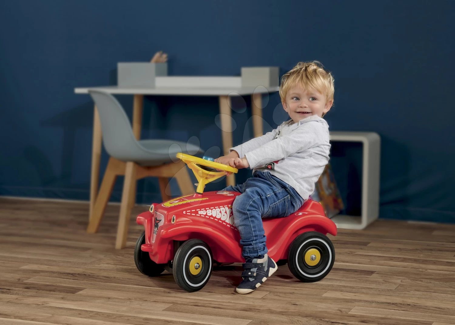 Rutschauto Auto Bobby Car Classic Feuerwehrmann BIG Rot Mit Dem Ton Und Licht Und Aufkleber In Verschiedenen Sprachen Ab 12 Monaten â Bild 5