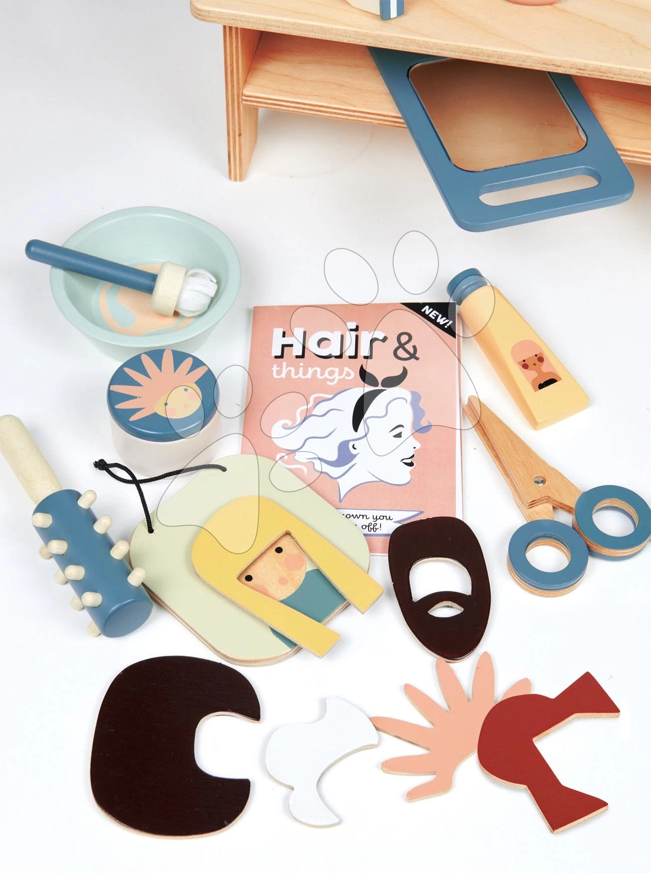 Friseursalon Aus Holz Für Eine Puppe Hair Salon Tender Leaf Toys Mit Drehspiegel Und 18 Zubehörteilen Ab 3 Jahren – Bild 2