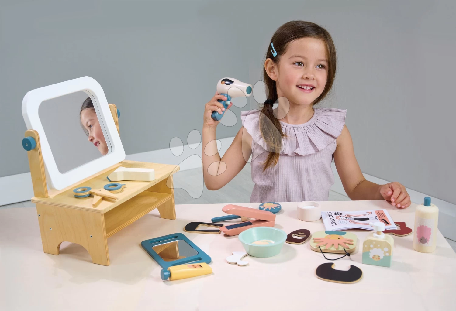 Friseursalon Aus Holz Für Eine Puppe Hair Salon Tender Leaf Toys Mit Drehspiegel Und 18 Zubehörteilen Ab 3 Jahren – Bild 6