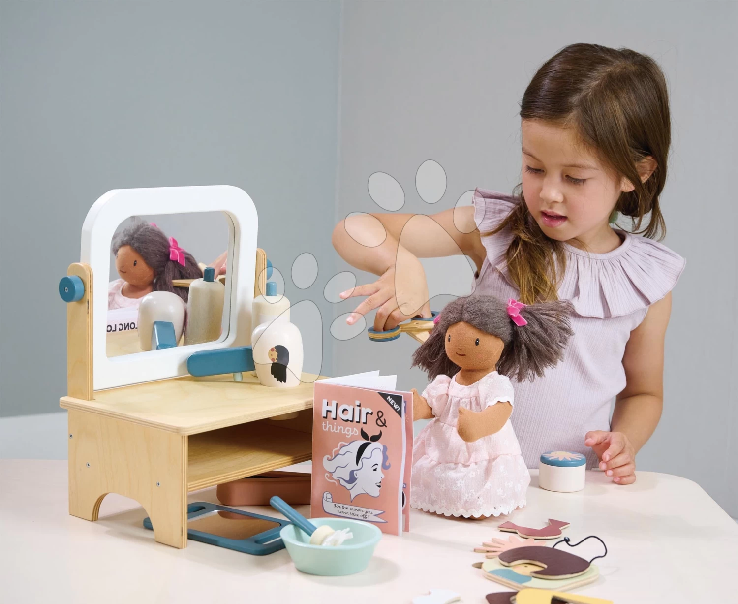 Friseursalon Aus Holz Für Eine Puppe Hair Salon Tender Leaf Toys Mit Drehspiegel Und 18 Zubehörteilen Ab 3 Jahren